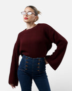 Πλεκτή κοντή μπορντό μπλούζα με ανοίγματα στα μανίκια
