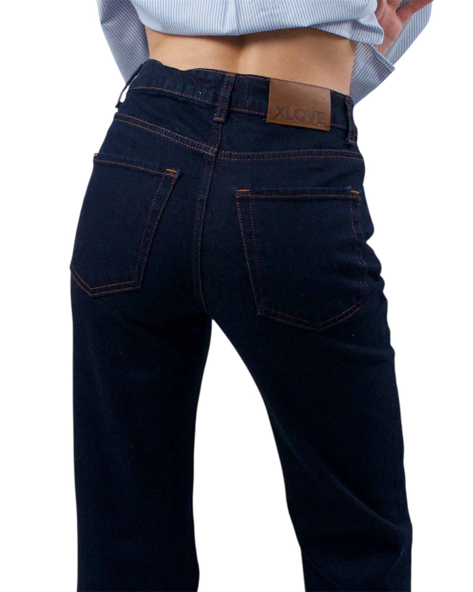 Σκούρο μπλε τζιν με ίσια γραμμή