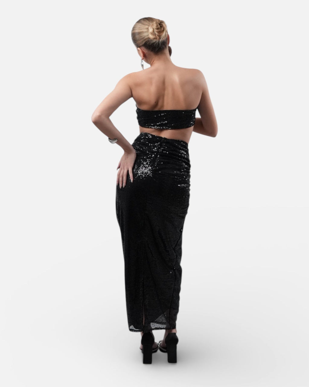 Σετ strapless top με φούστα και παγιέτες