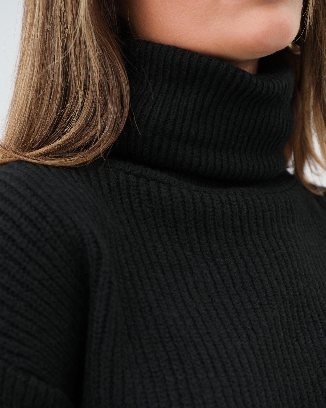 Μαύρη oversized πλεκτή τουνίκ με ζιβάγκο