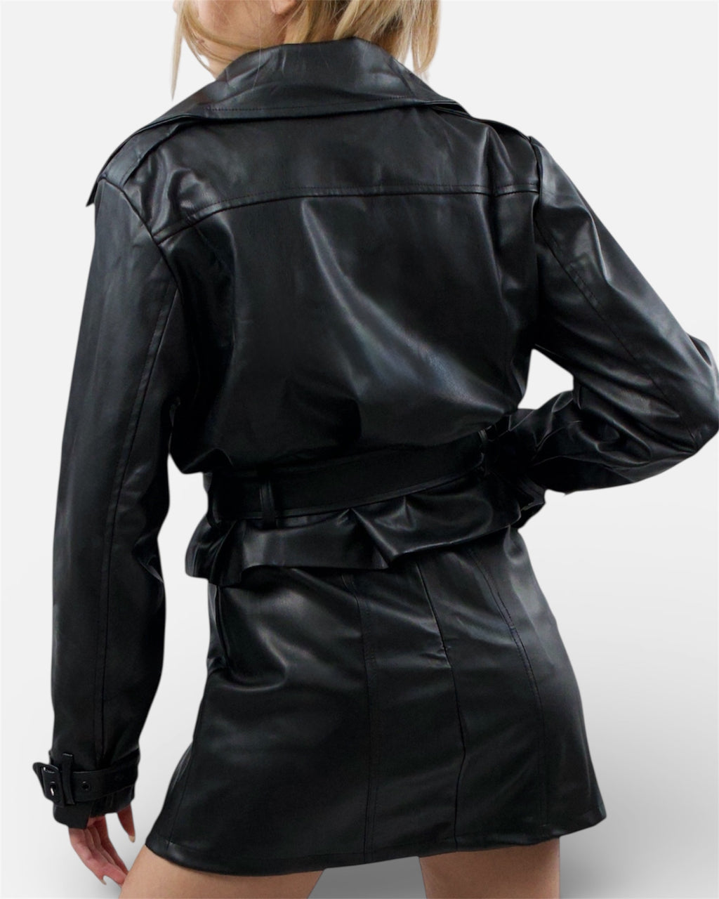 Δερματίνη μαύρο jacket με ζώνη