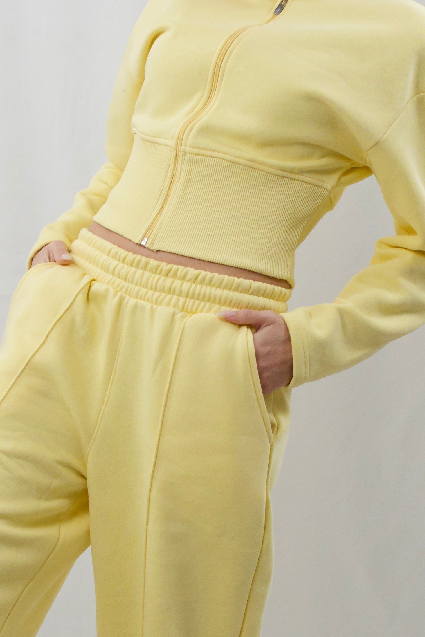 Σετ κίτρινη φόρμα με ζακέτα