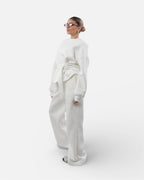 Σετ λευκή oversized φόρμα και  παντελόνι με ενσωματωμένη ζώνη