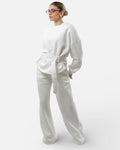 Σετ λευκή oversized φόρμα και  παντελόνι με ενσωματωμένη ζώνη